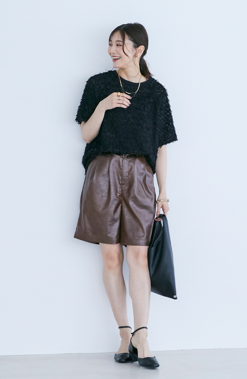 シャイニーレザータックハーフパンツ