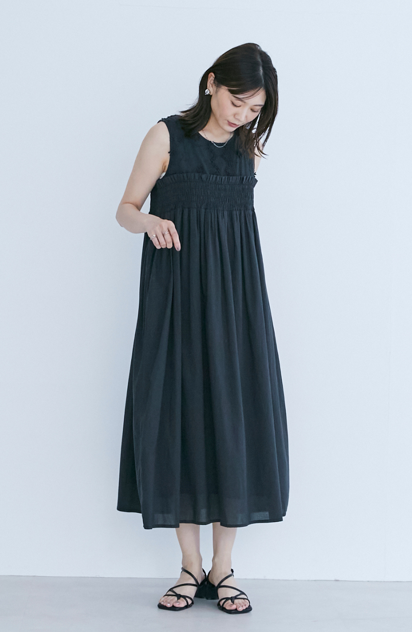 3D刺繍切替シャーリングワンピース