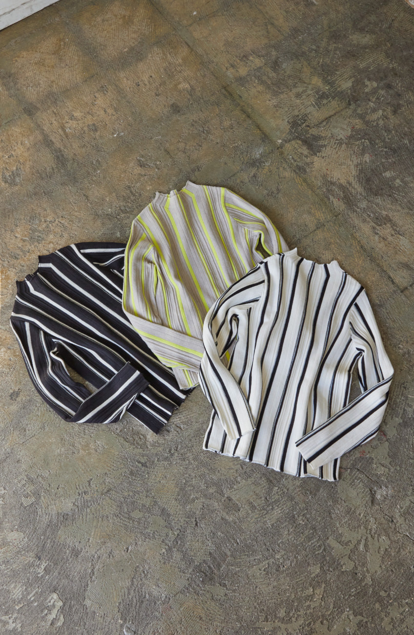 ストライプピンタックストレッチプルオーバー