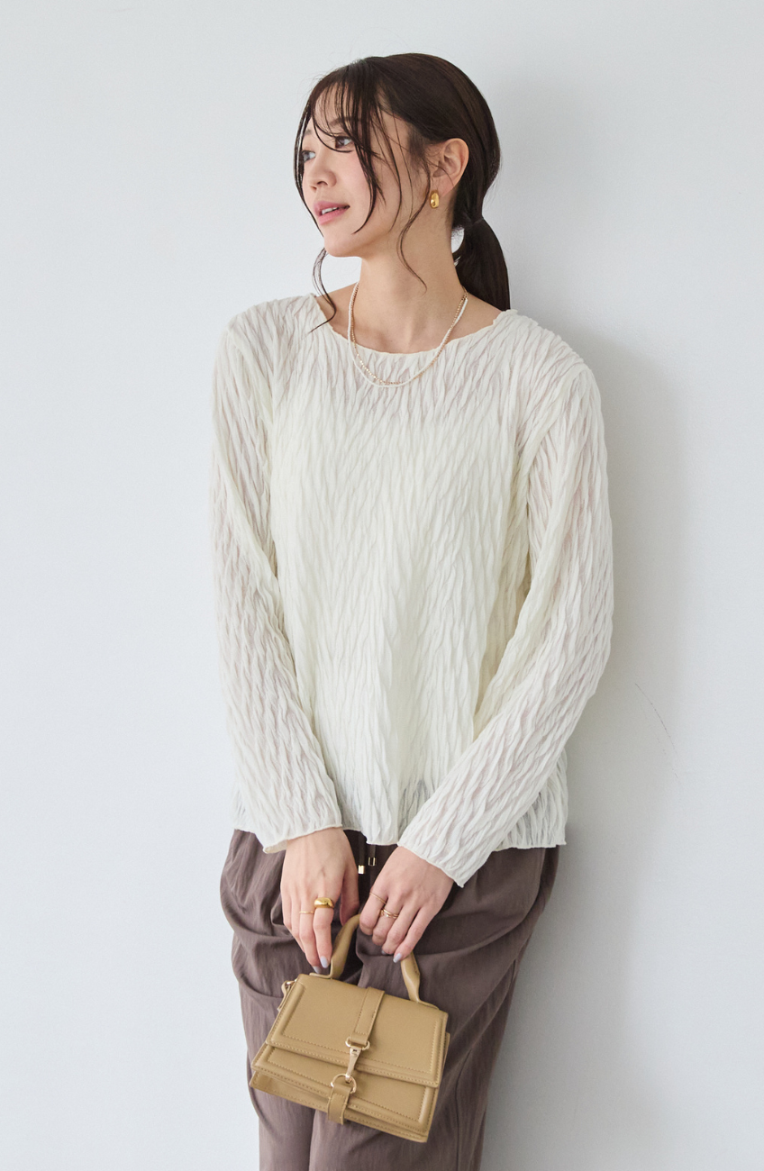 フリルジャガードクルーネックプルオーバー