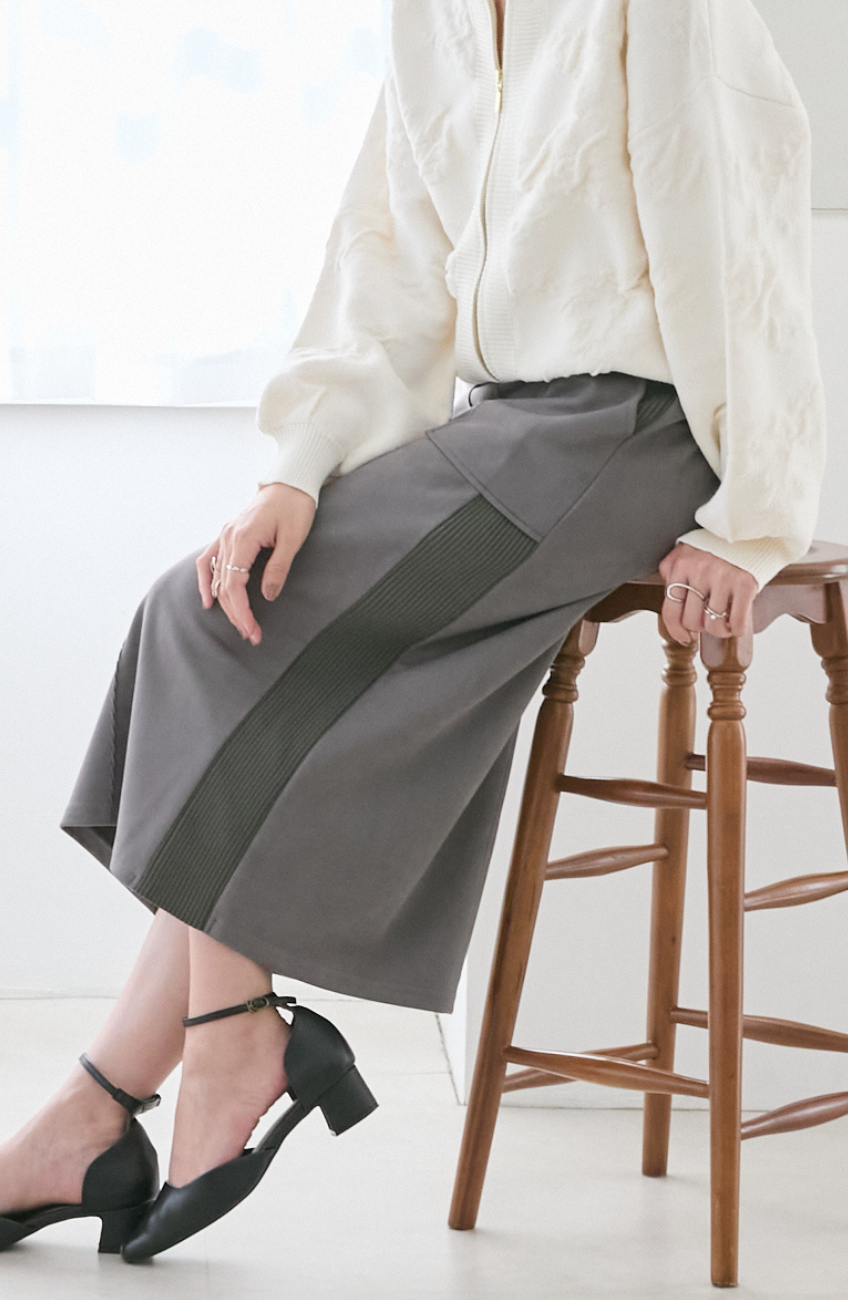 スエード×リブワークスカート｜FURRY、REYELL公式通販サイト kuih（クイ）