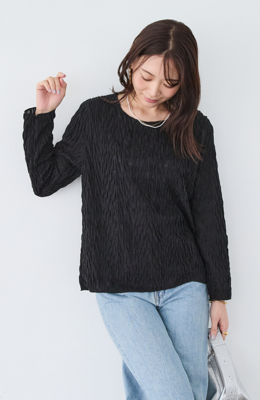 フリルジャガードクルーネックプルオーバー
