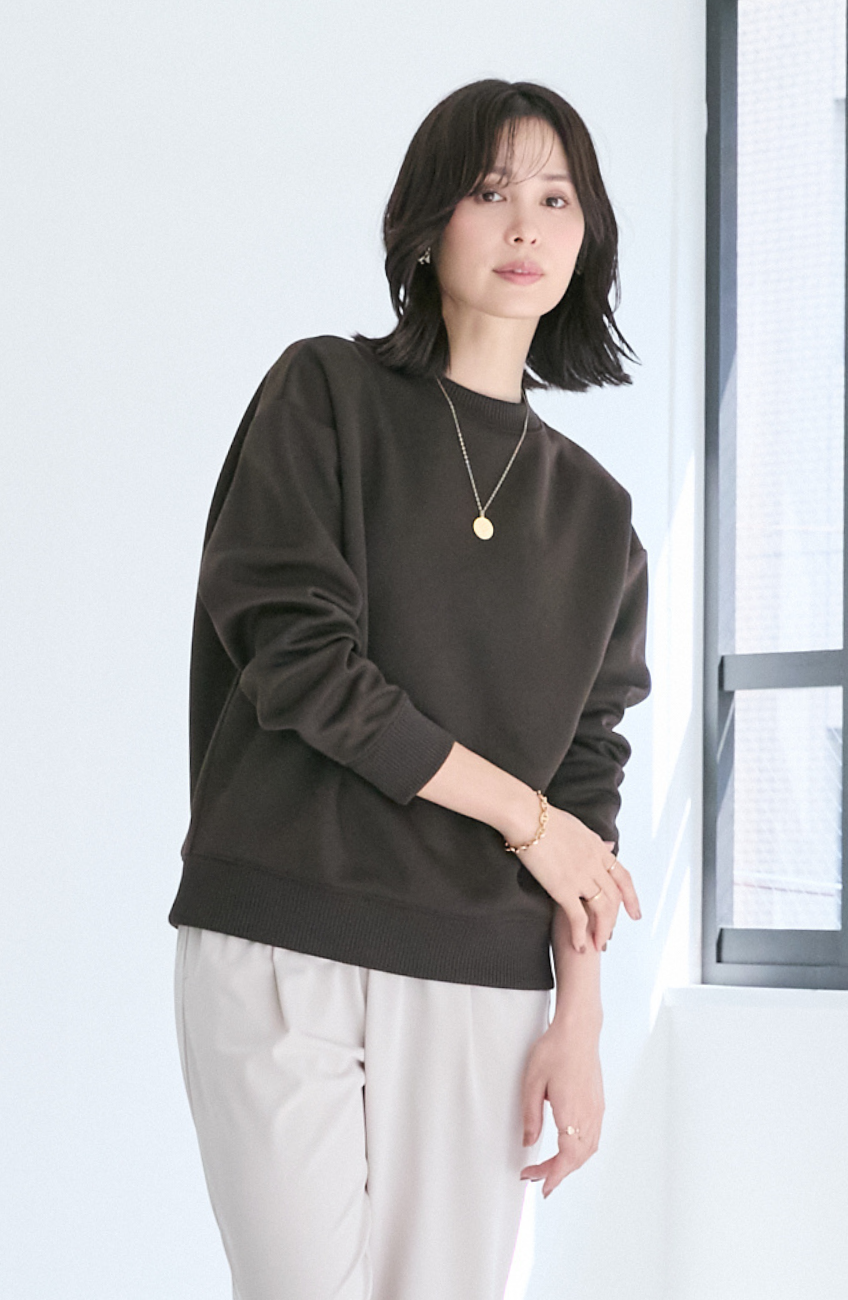 EC限定 軽量ボンディングバックラメロゴプルオーバー