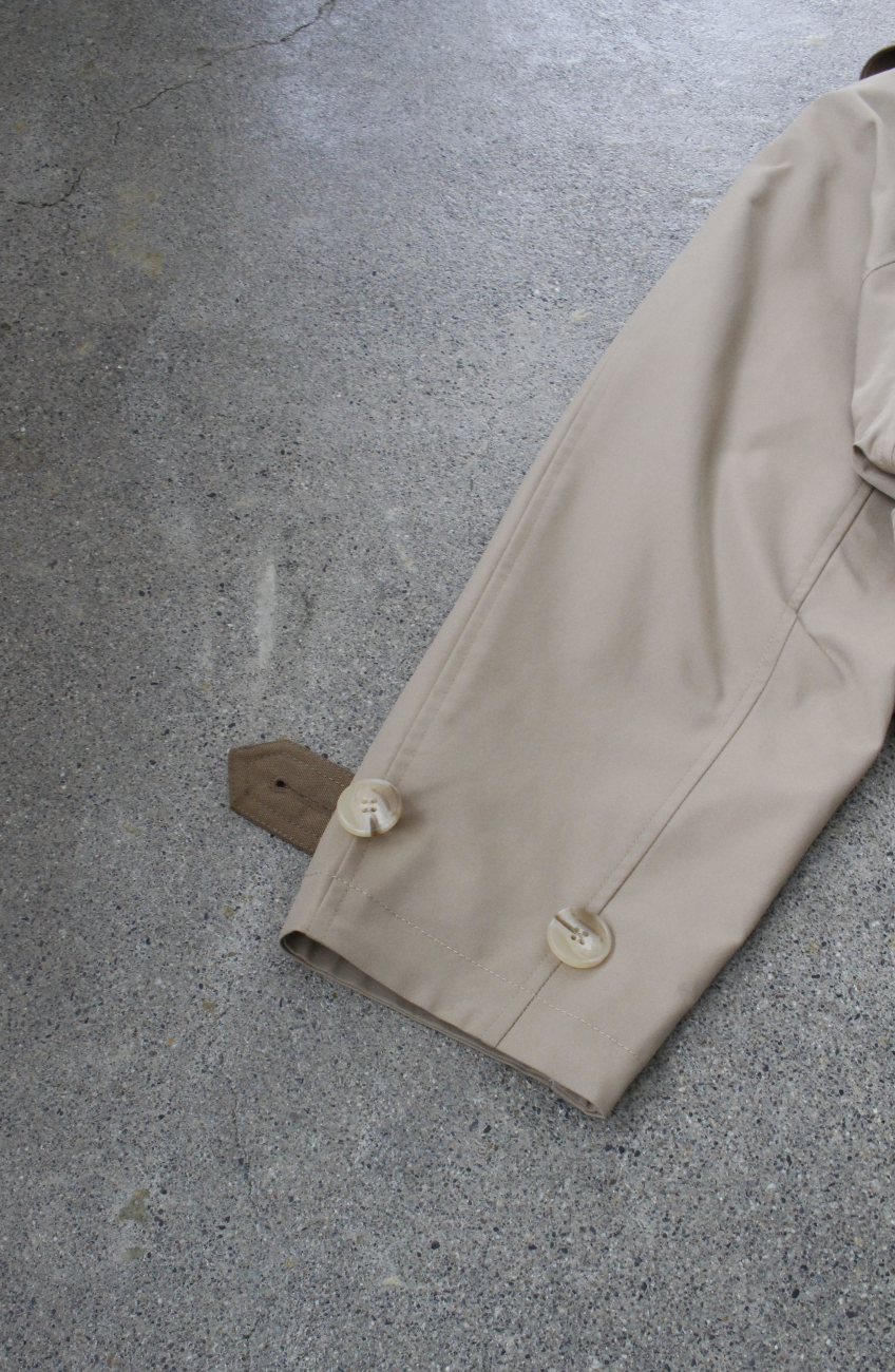 バイカラーショートトレンチコート