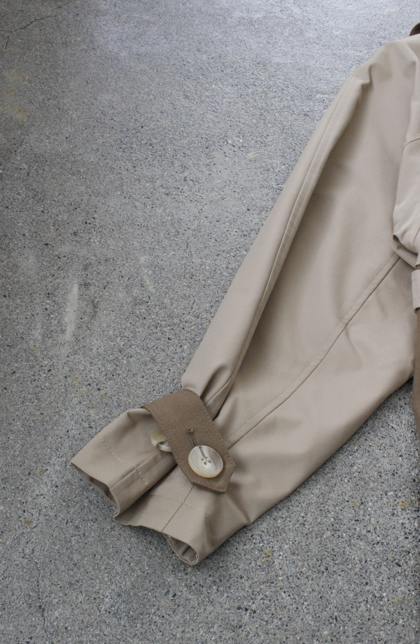 バイカラーショートトレンチコート