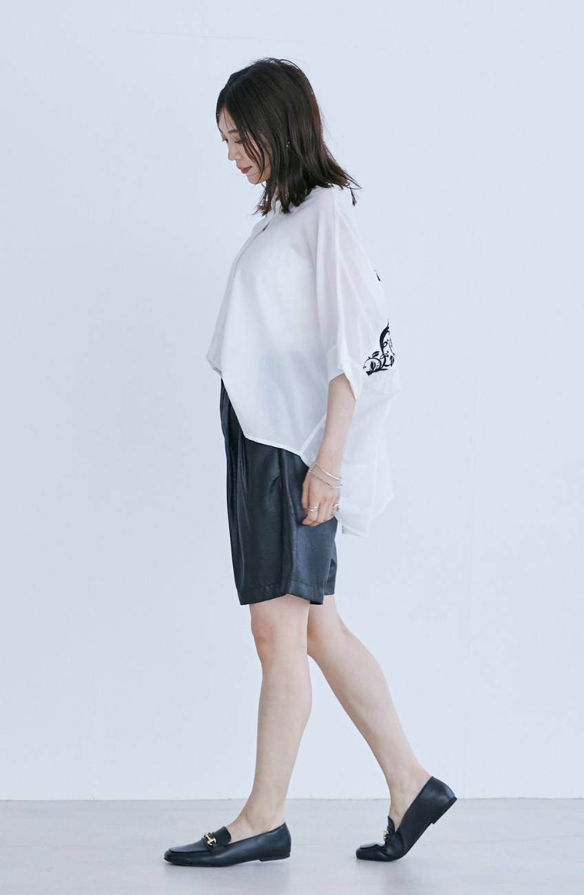 シャイニーレザータックハーフパンツ