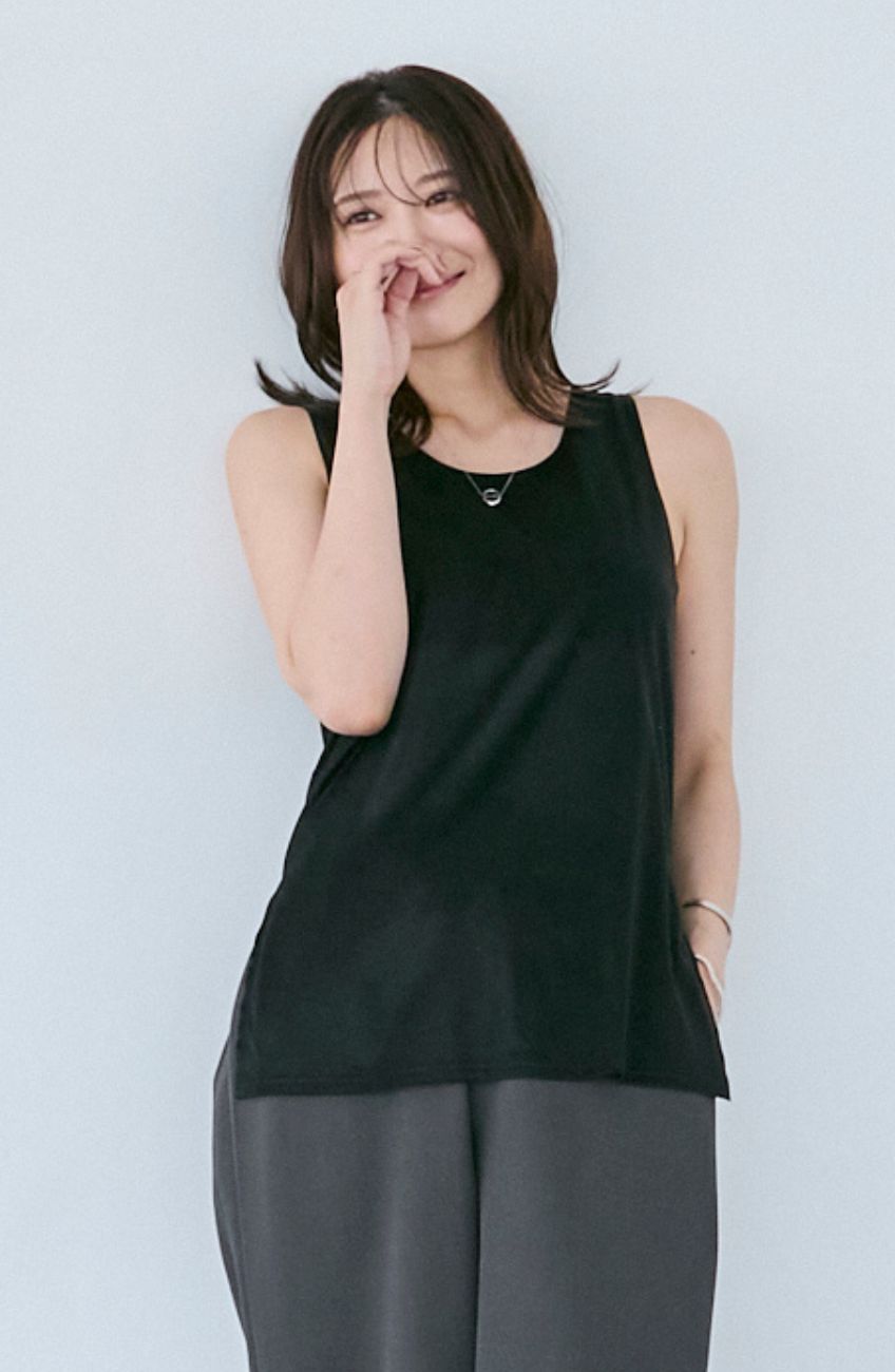 サテンスリットタンクトップ