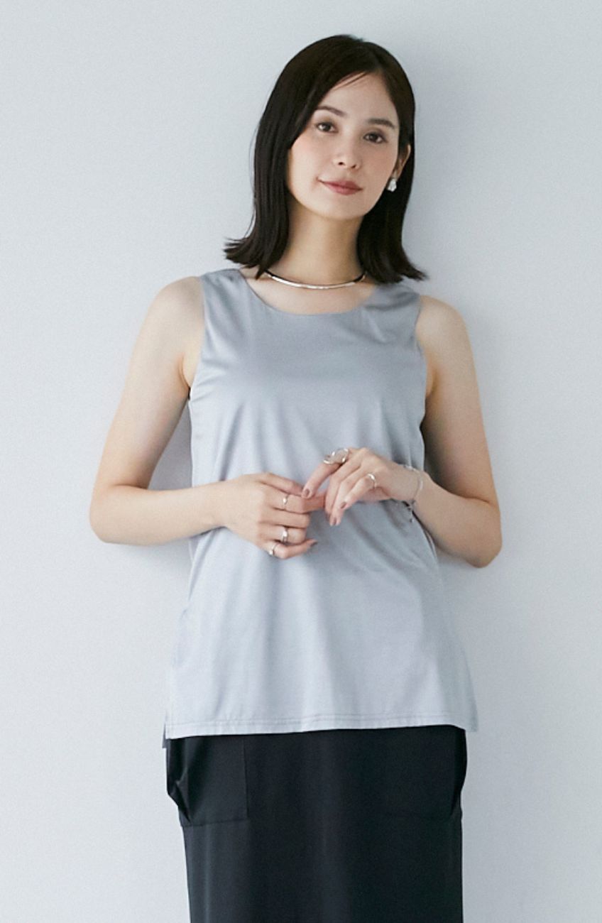 サテンスリットタンクトップ
