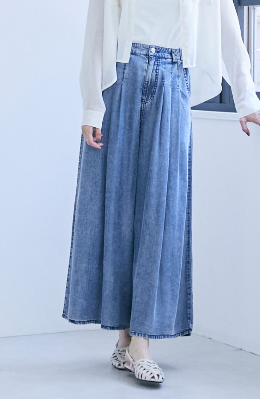 パウダーシルクデニムワイドパンツ