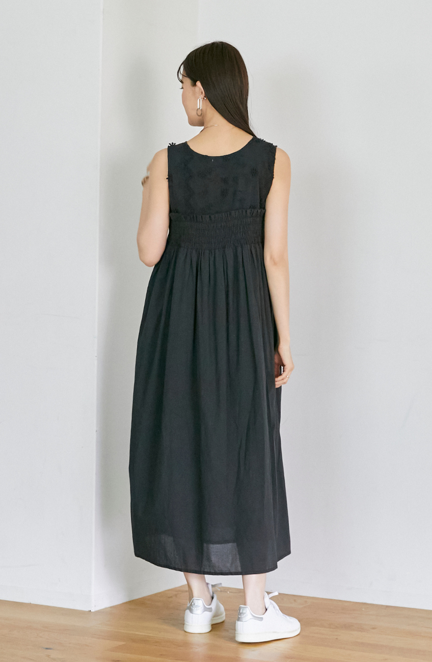 3D刺繍切替シャーリングワンピース|FURRY、REYELL公式通販 3D刺繍切替シャーリングワンピース|FURRY、REYELL公式通販