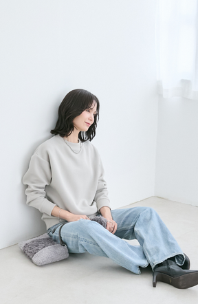 EC限定　軽量ボンディングバックラメロゴプルオーバー