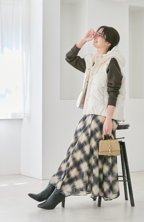 EC限定　軽量ボンディングバックラメロゴプルオーバー