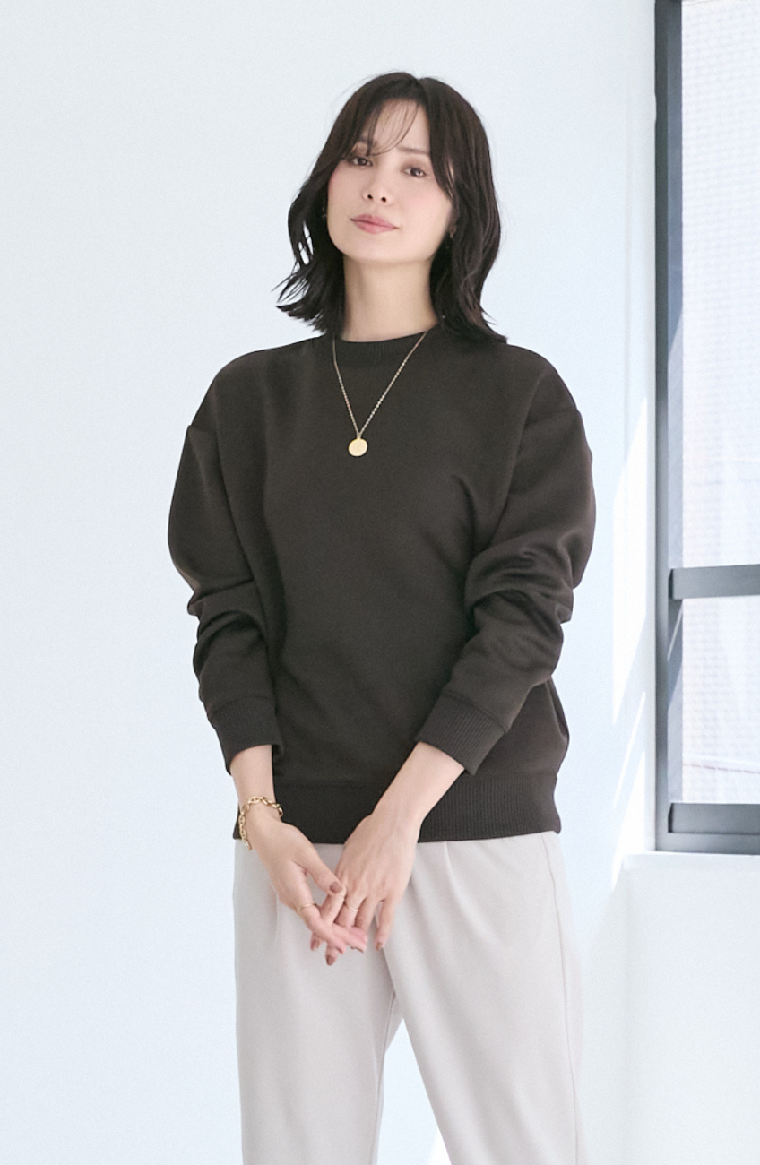 EC限定　軽量ボンディングバックラメロゴプルオーバー