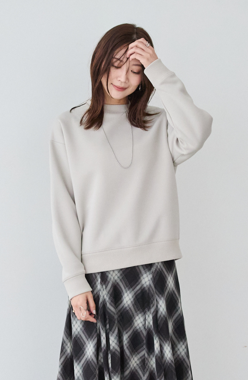 EC限定　軽量ボンディングバックラメロゴプルオーバー