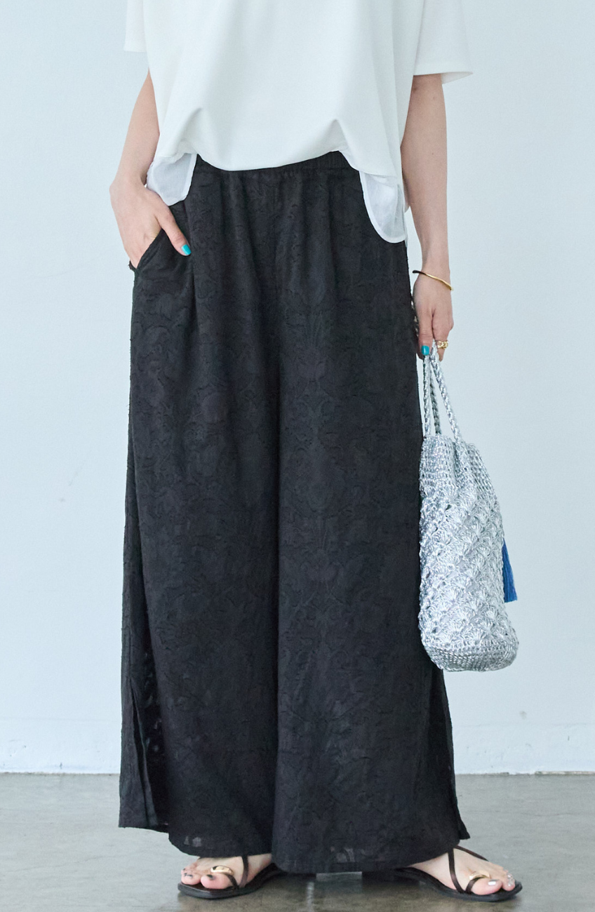 [通気性・吸湿性◎さらっと軽いインド綿] ジャガードフレアスリットスカンツ
