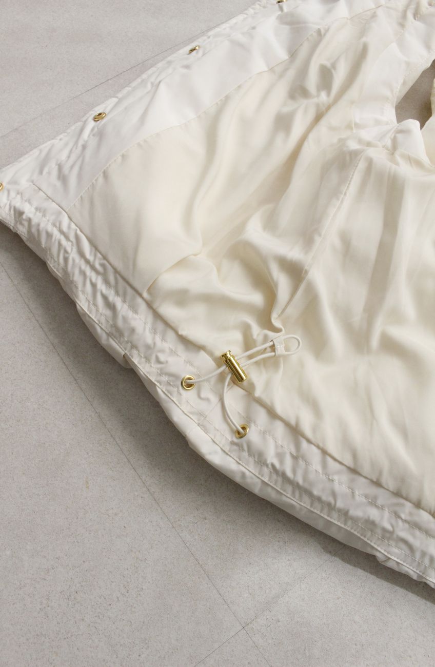 エアリーフードピュアダウンベスト