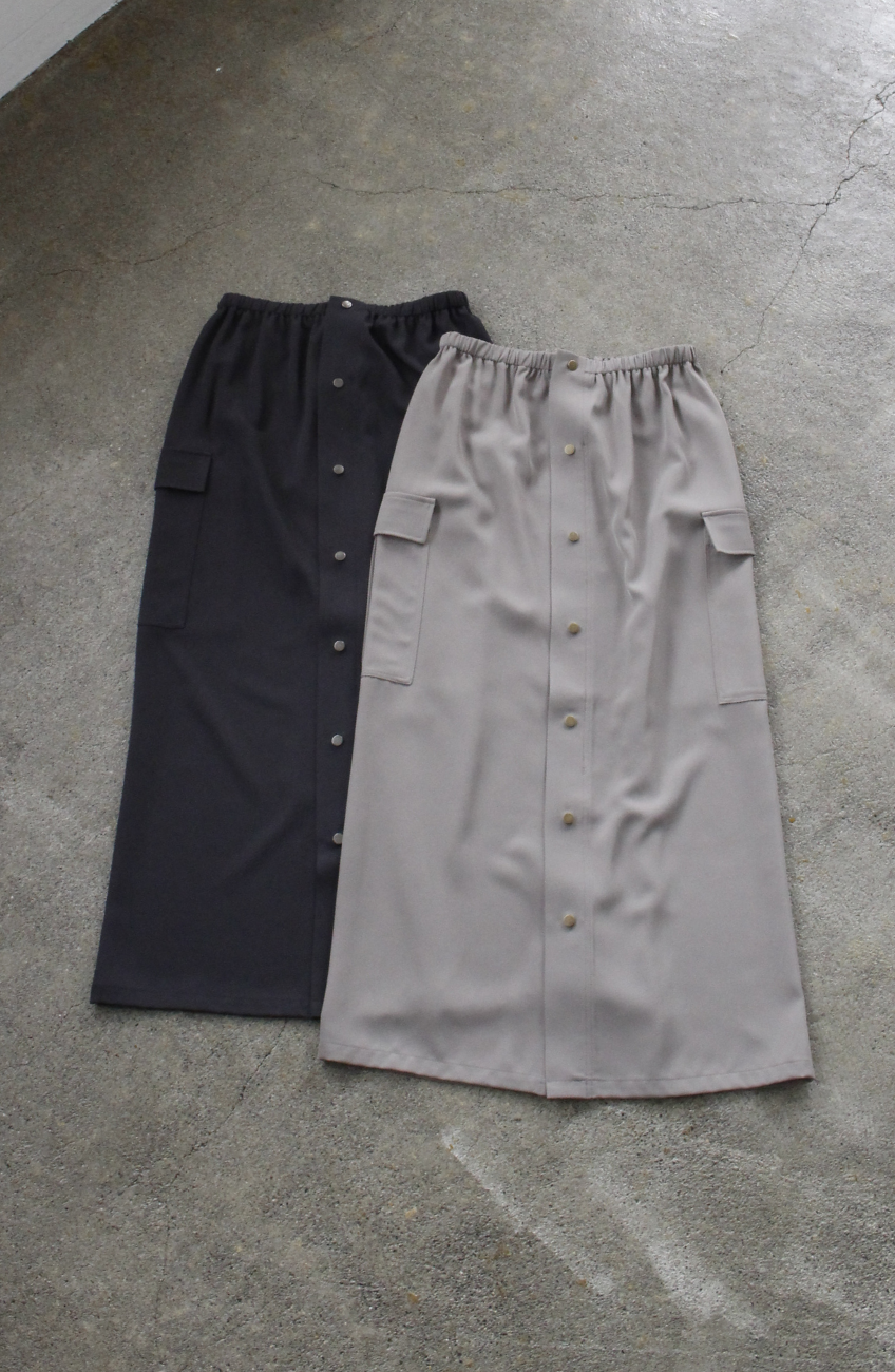 クレープドットボタンスカート