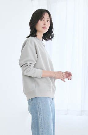 EC限定　軽量ボンディングバックラメロゴプルオーバー