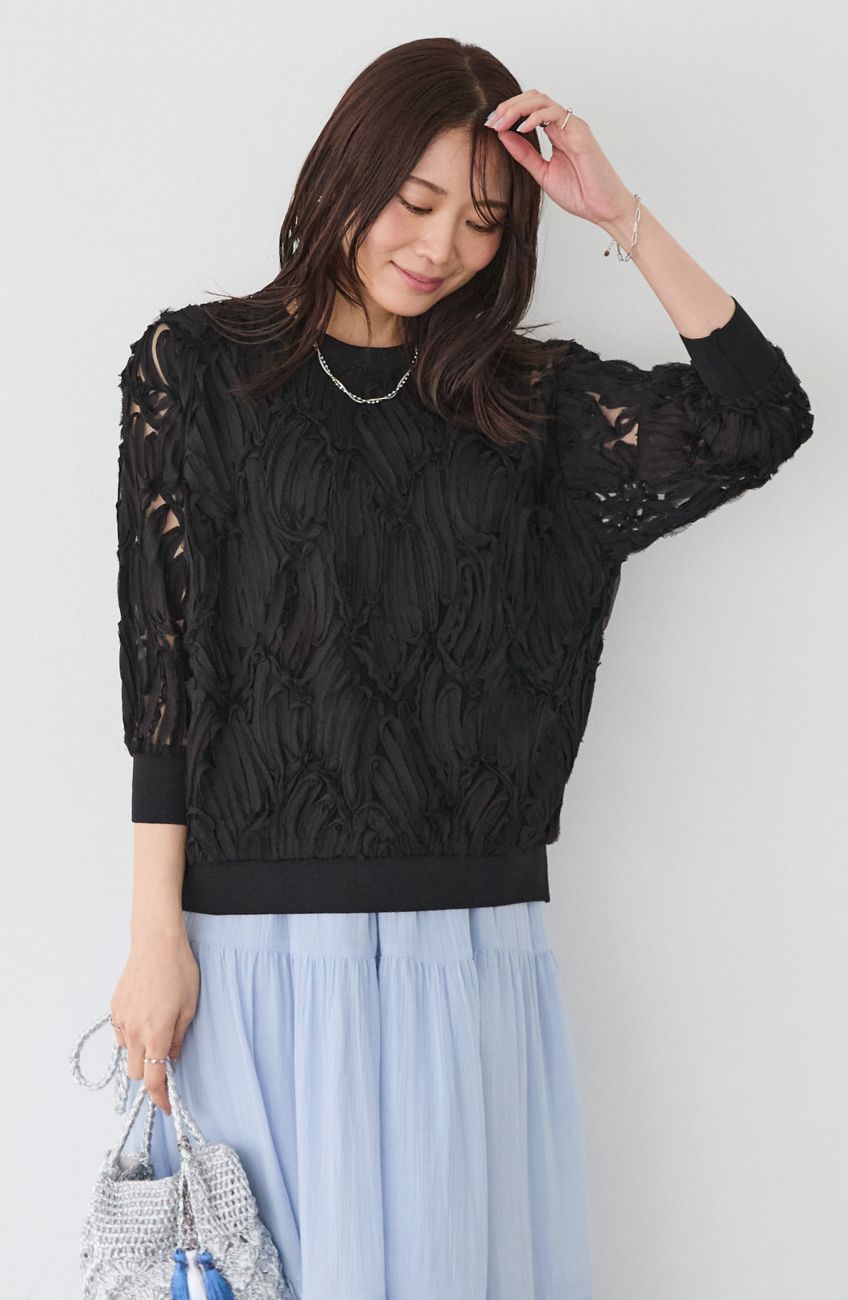 テープチュール刺繡プルオーバー