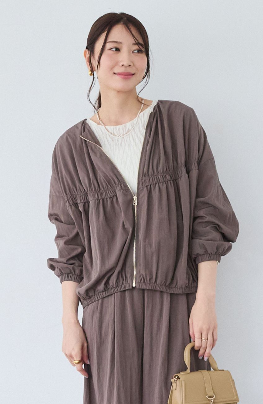 レーヨンナイロンギャザー切替ブルゾン