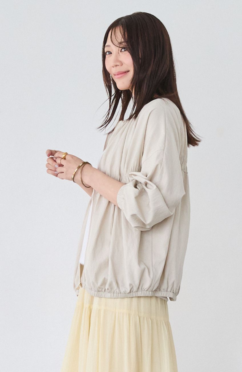 レーヨンナイロンギャザー切替ブルゾン