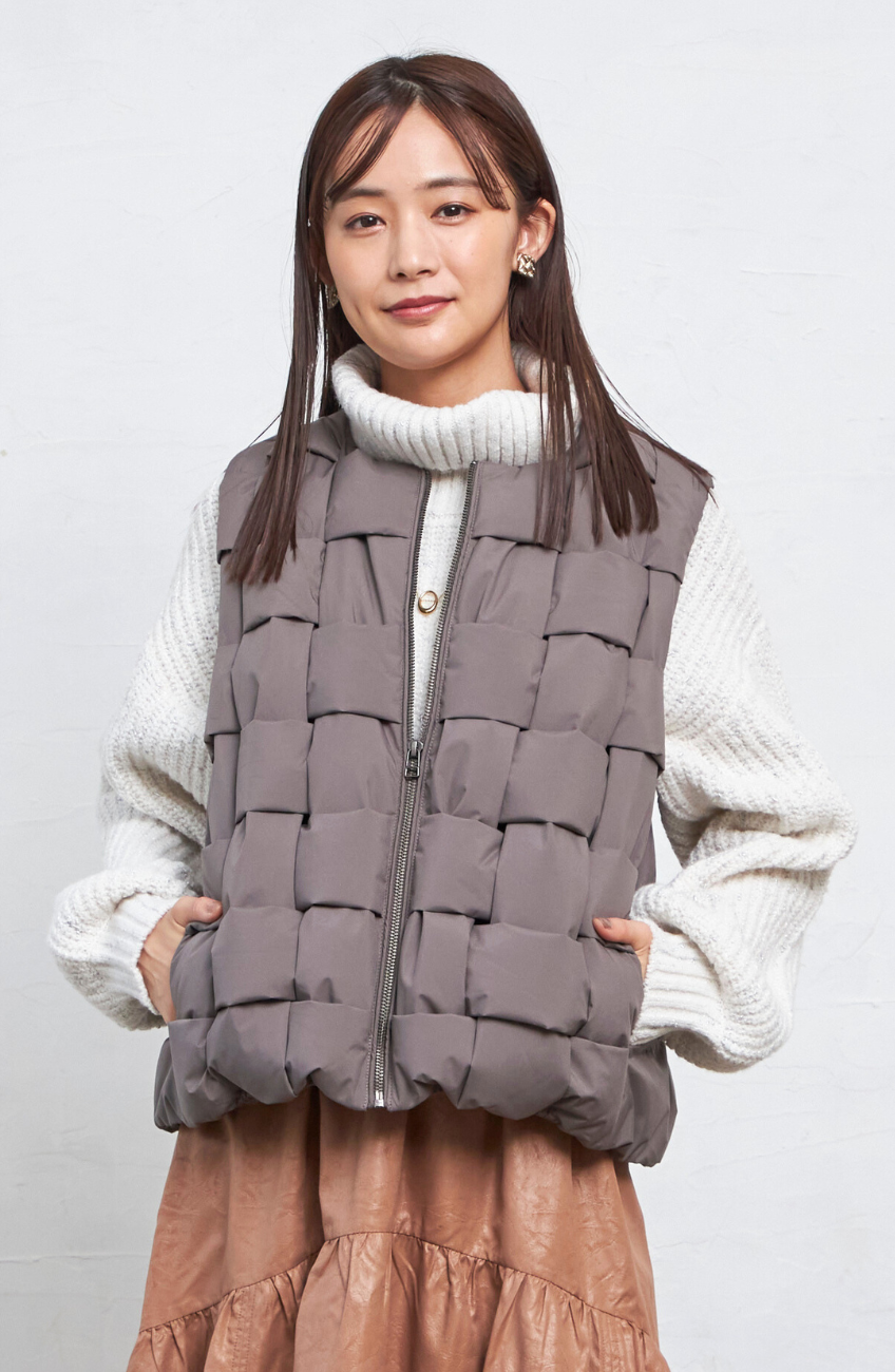 ◎タグ付き ほぼ新品 MMMM イントレチャート 編み込み ダウンベスト 黒 編み込みノーカラーピュアダウンベスト|FURRY、REYELL公式通販